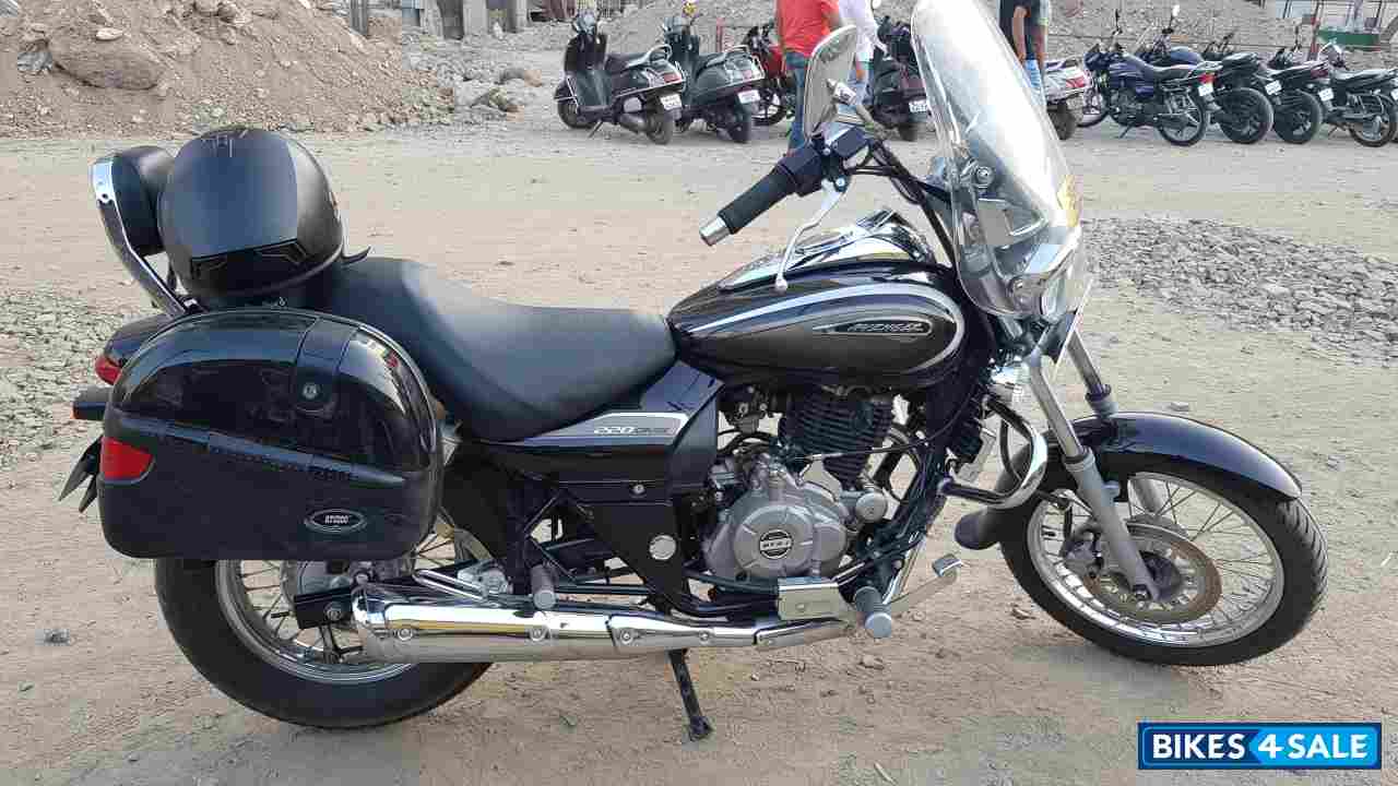Brown Bajaj Avenger Cruise 220 Brown Bajaj Avenger Cruise 220