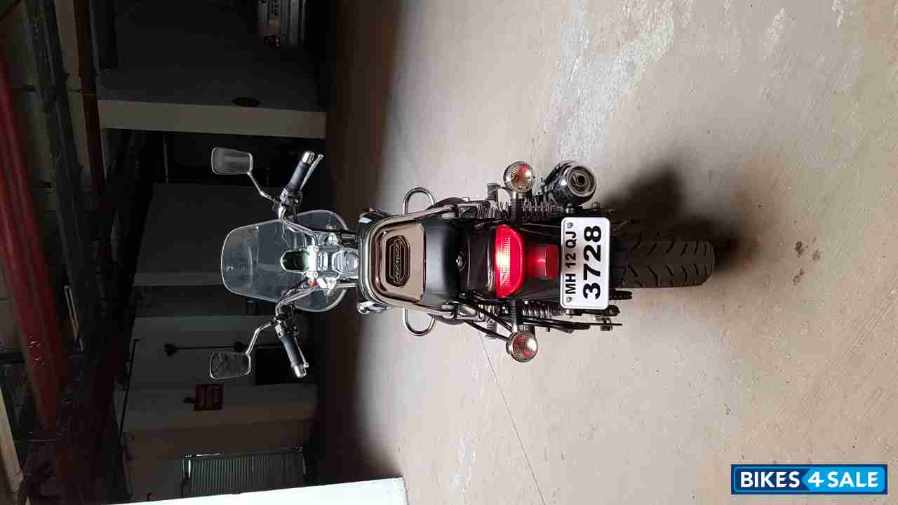 Brown Bajaj Avenger Cruise 220 Brown Bajaj Avenger Cruise 220