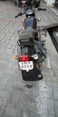 Black Royal Enfield Bullet Machismo 350 Old