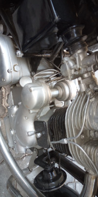 Black Royal Enfield Bullet Machismo 350 Old