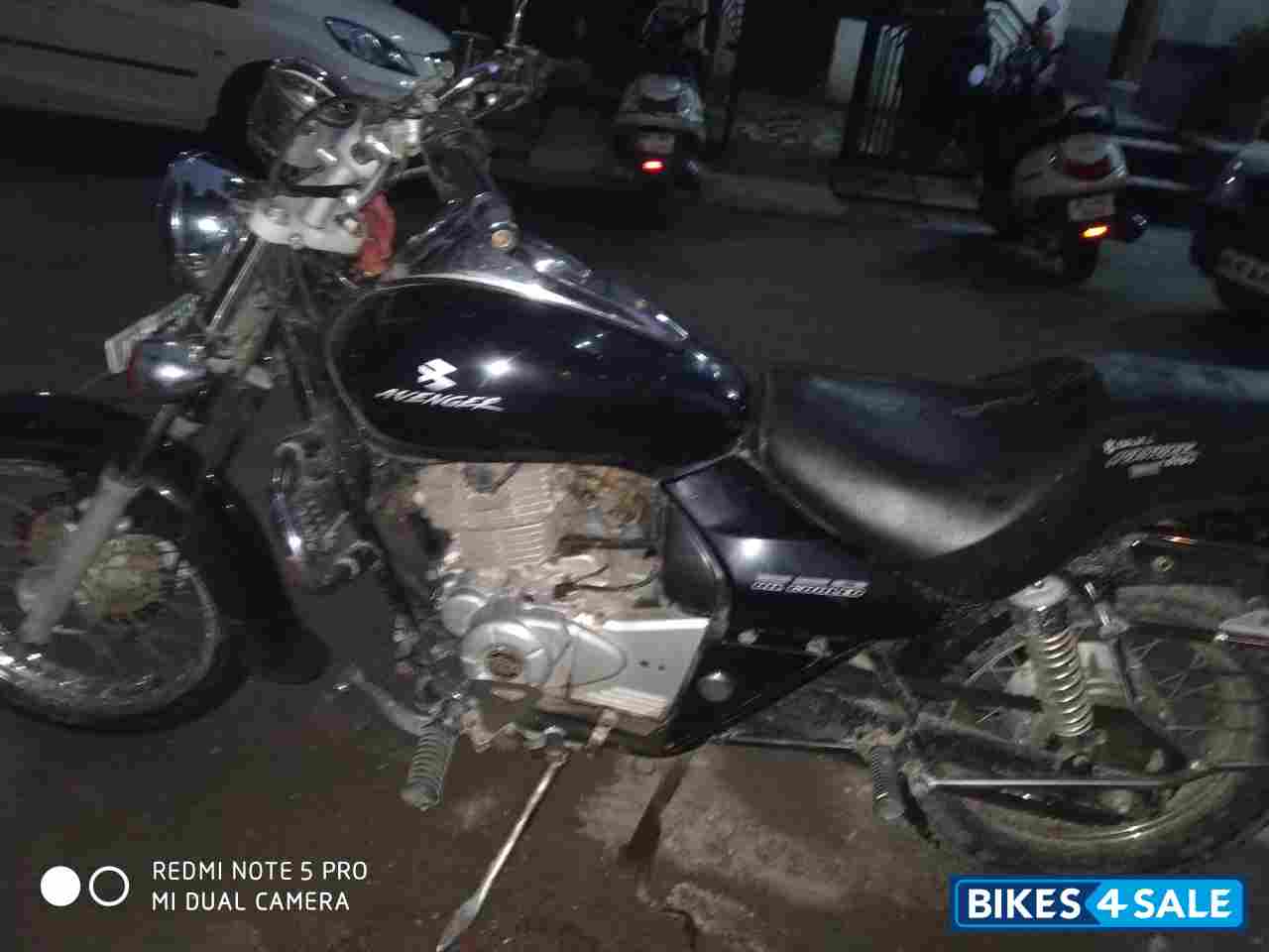 Bajaj Avenger 220 DTS-i
