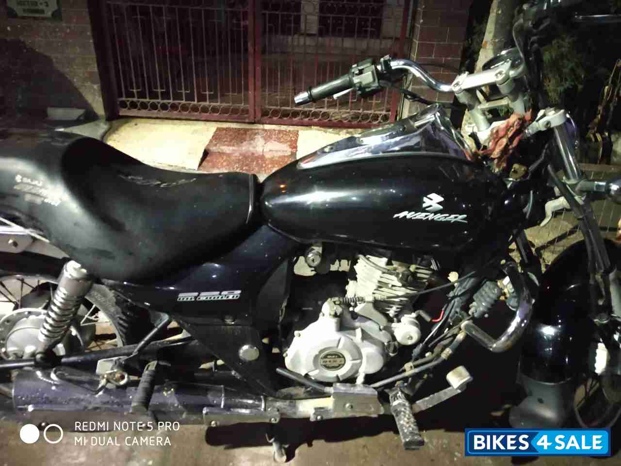 Bajaj Avenger 220 DTS-i