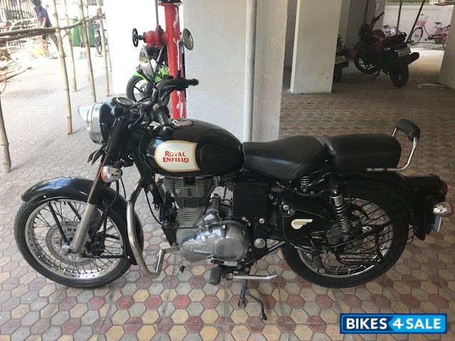 Black Royal Enfield Classic 350