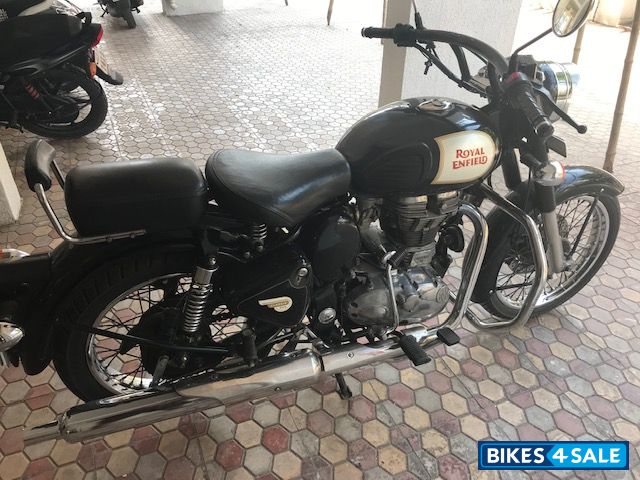 Black Royal Enfield Classic 350