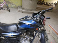 Black Blue Bajaj Discover 125
