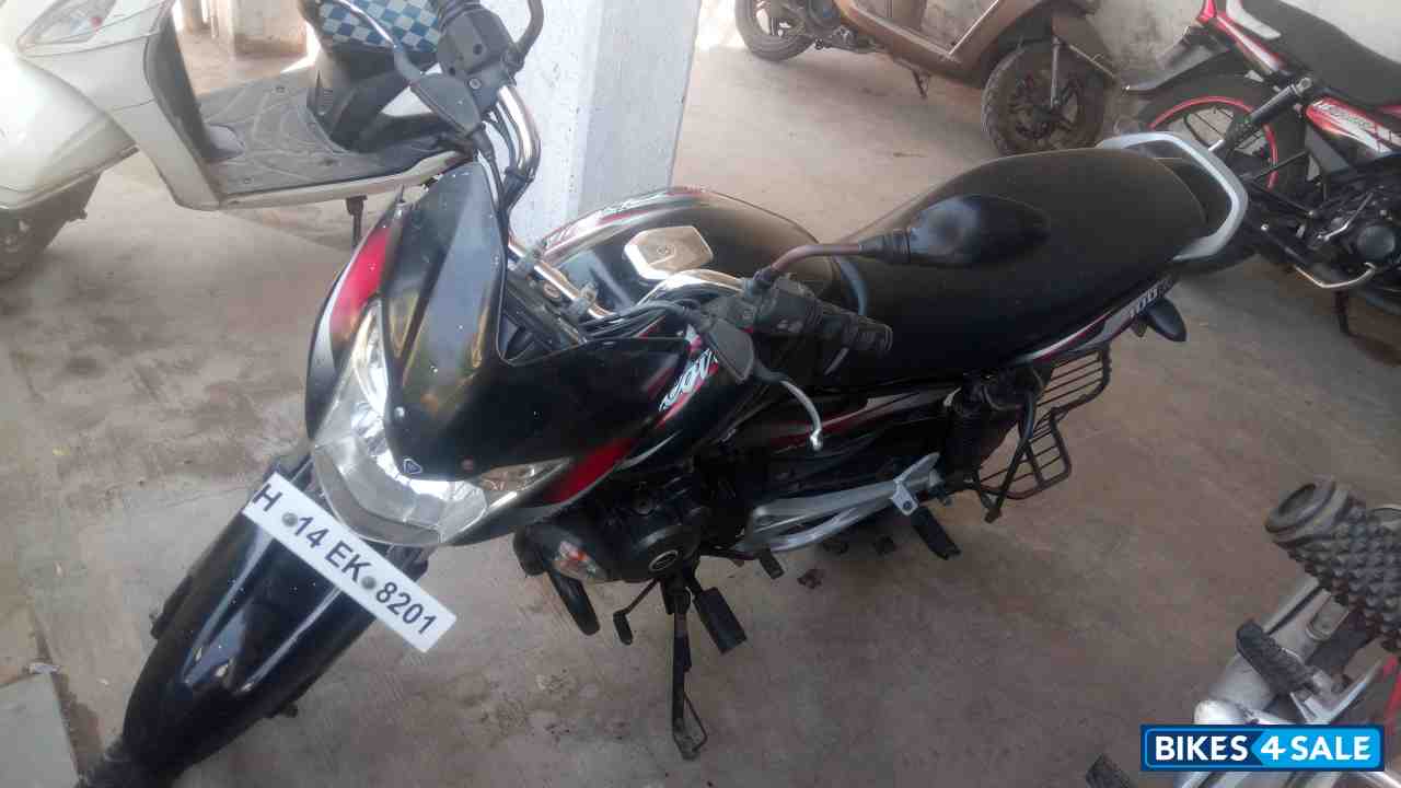 Black Bajaj Discover 100M