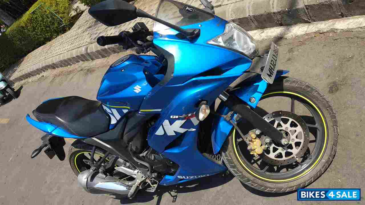 Blue Suzuki Gixxer SF Fi