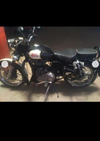 Black Royal Enfield Classic 500