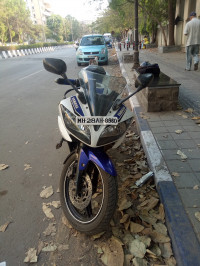 White Blue Yamaha YZF R15 V2