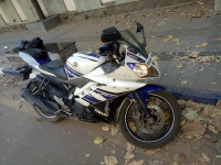 White Blue Yamaha YZF R15 V2