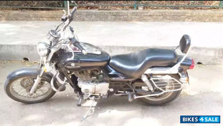 Bajaj Avenger 180 DTS-i