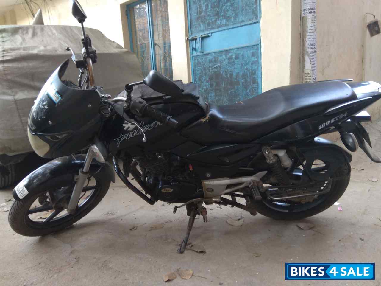 Black Bajaj Pulsar 180 DTSi