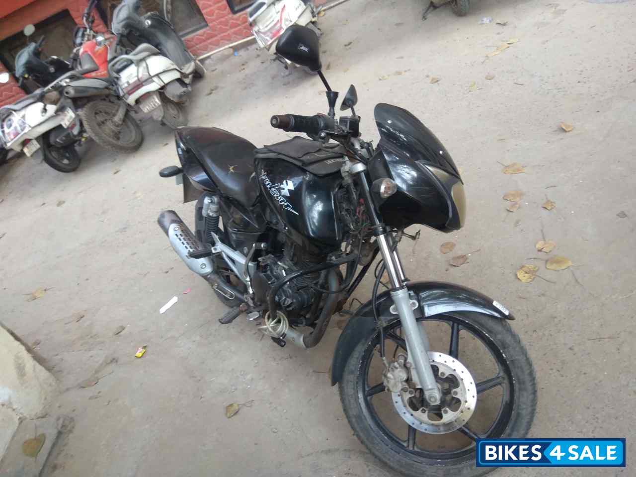 Black Bajaj Pulsar 180 DTSi