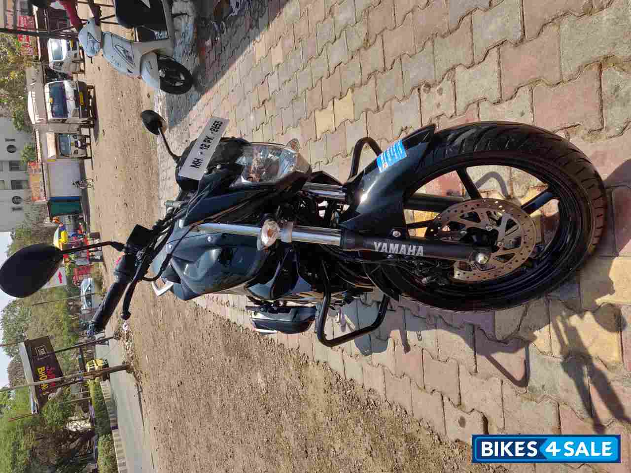 Black Yamaha FZ FI V2