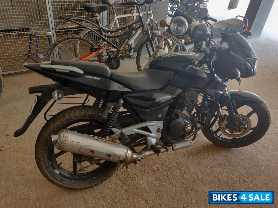 Black Bajaj Pulsar 200 DTSi