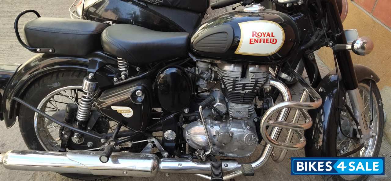 Royal Enfield Classic Stealth Black