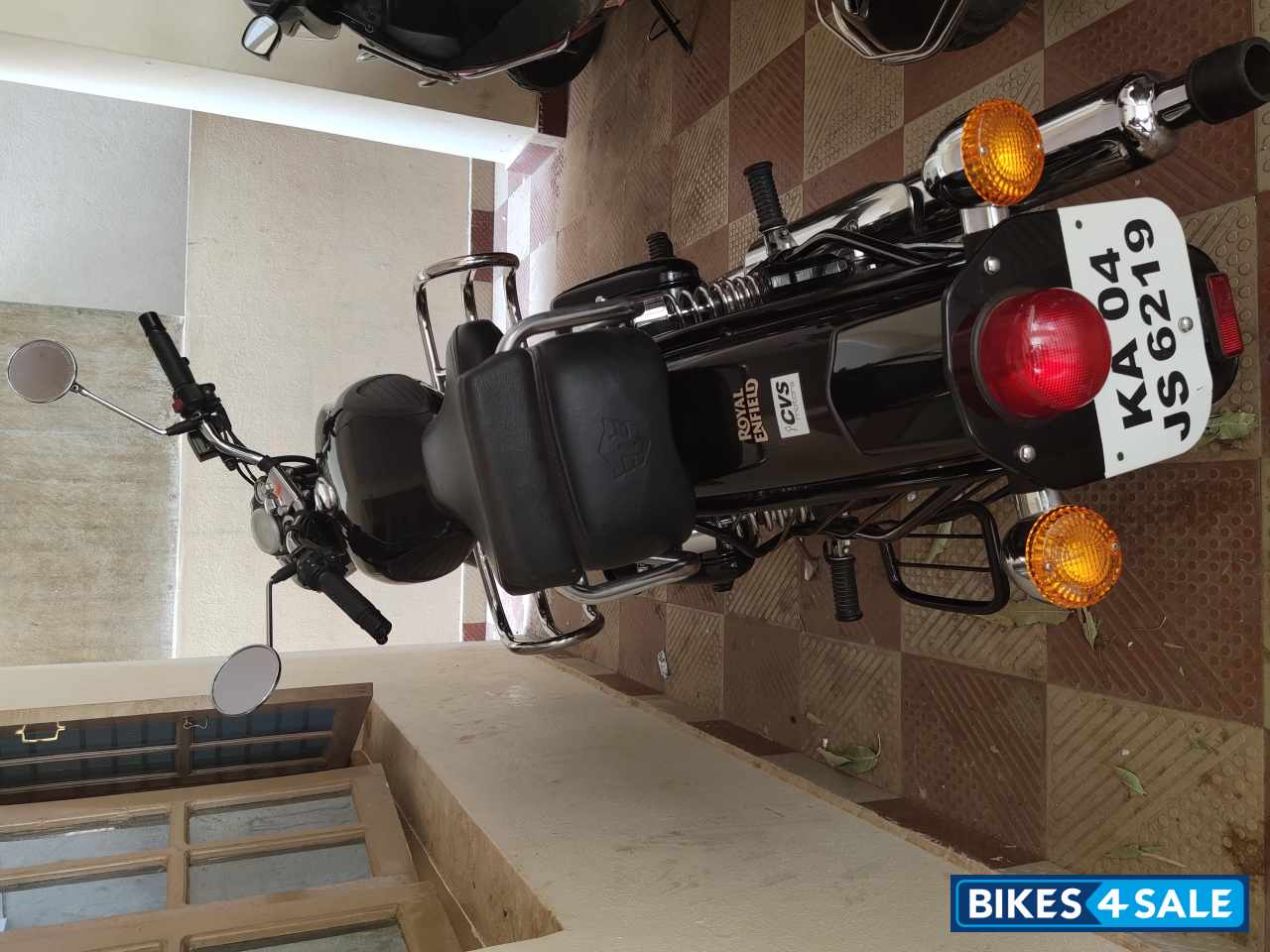 Royal Enfield Classic Stealth Black