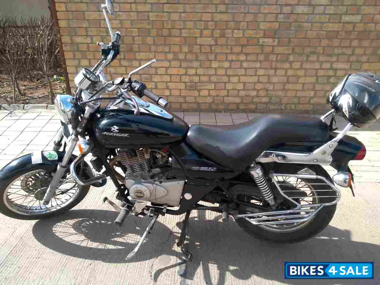 Bajaj Avenger 220 DTS-i