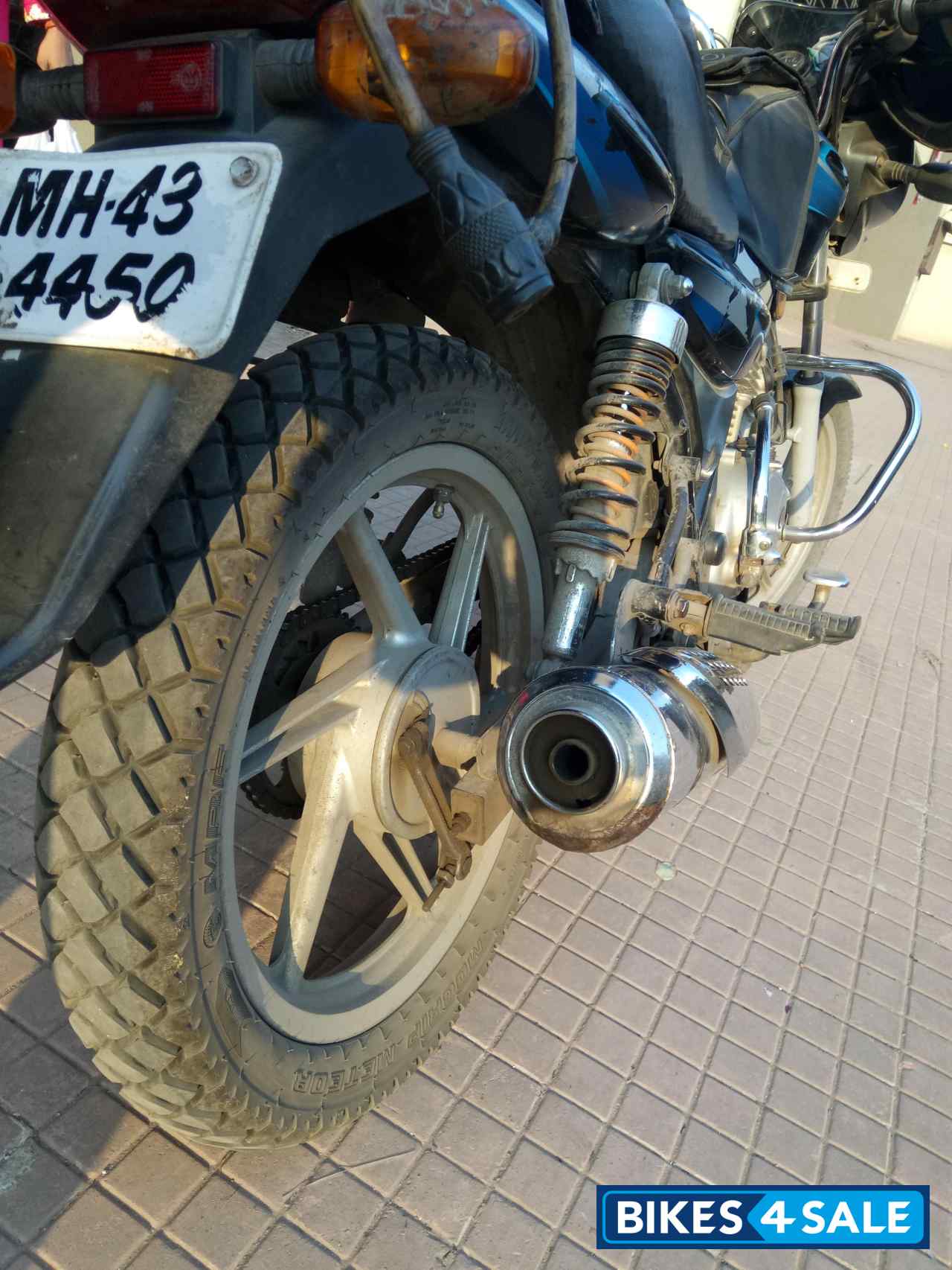 Black Blue Bajaj Discover 125