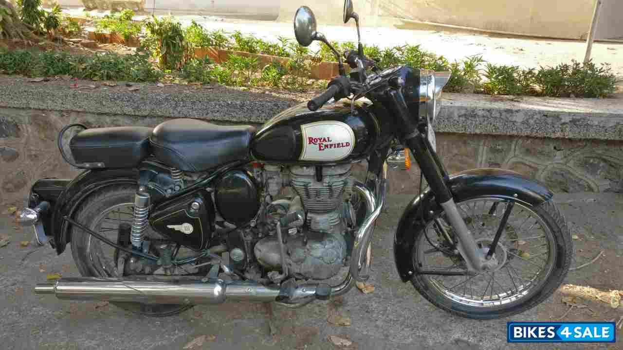 Black Royal Enfield Classic 350