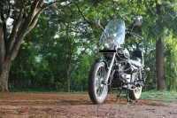 Black Bajaj Avenger Cruise 220