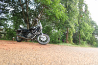 Black Bajaj Avenger Cruise 220