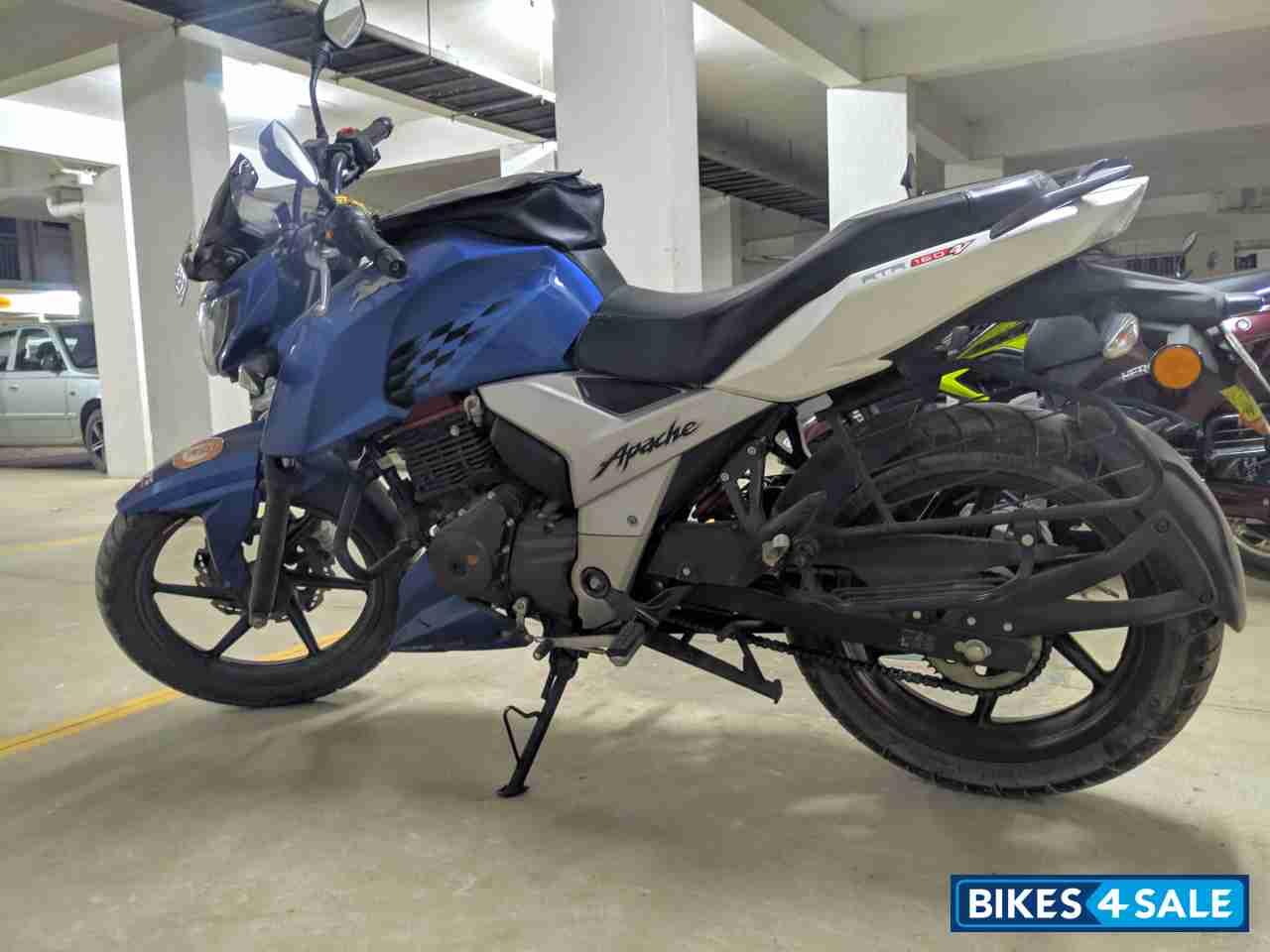 Blue TVS Apache RTR 160 4V