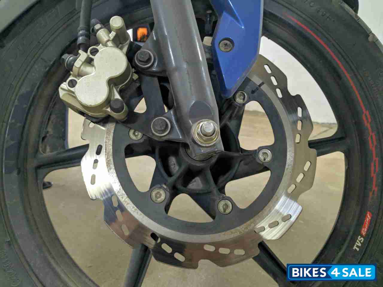 Blue TVS Apache RTR 160 4V