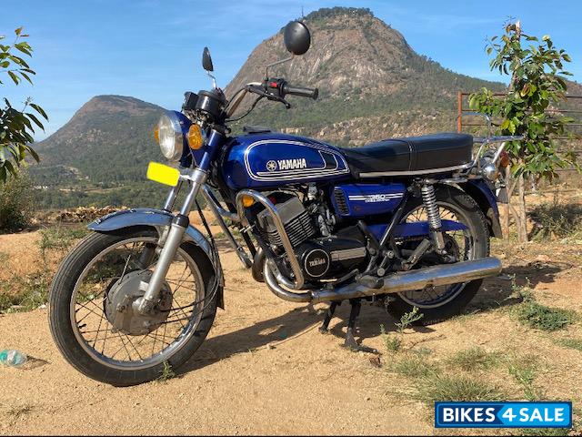 Regal Blue Yamaha RD 350 Regal Blue Yamaha RD 350