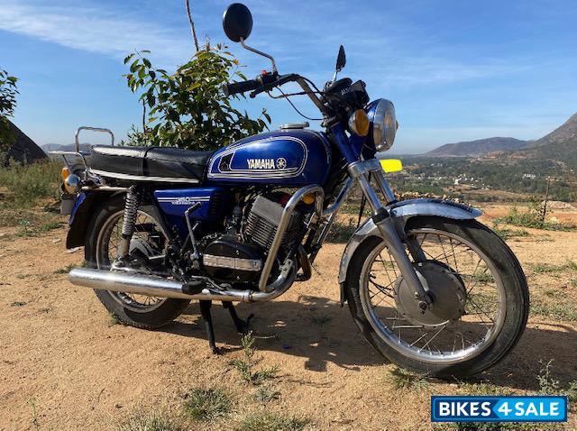 Regal Blue Yamaha RD 350 Regal Blue Yamaha RD 350