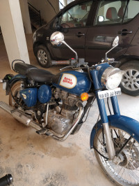 Lagoon Royal Enfield Classic 350