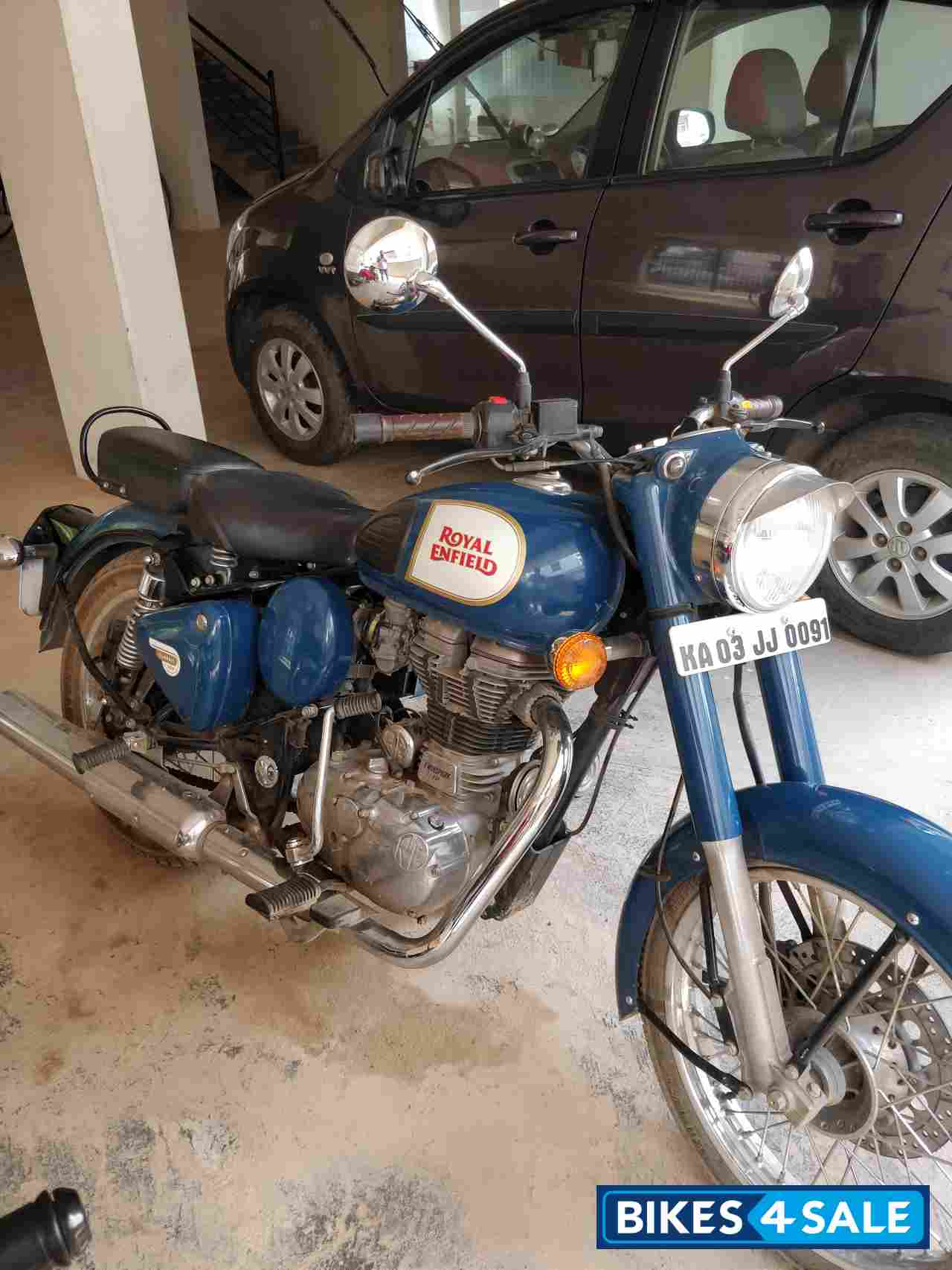 Lagoon Royal Enfield Classic 350 Lagoon Royal Enfield Classic 350