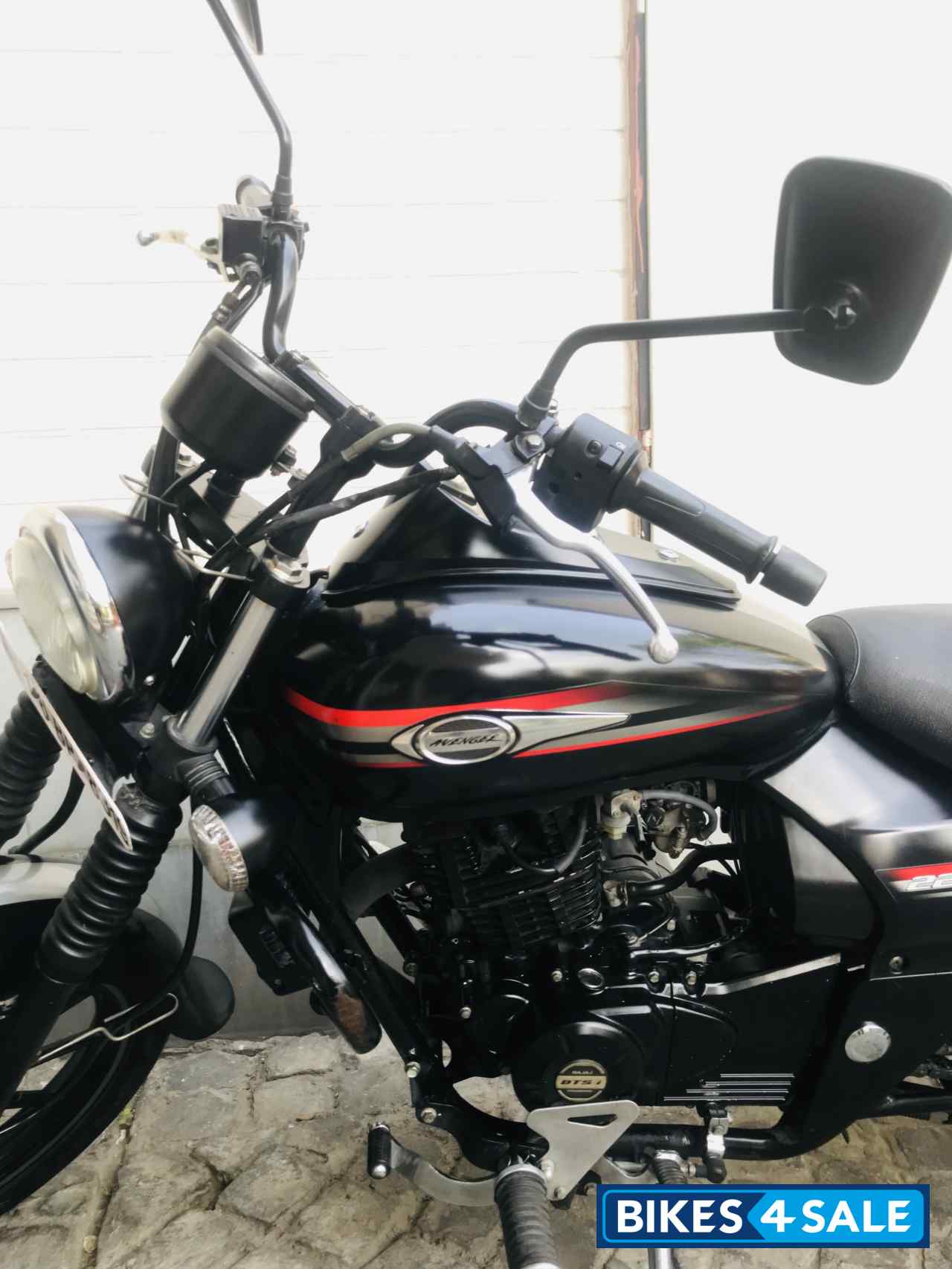 Bajaj Avenger Street 220