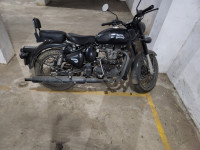 Stealth Black Royal Enfield Classic Stealth Black