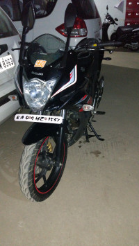 Black Suzuki Gixxer SF
