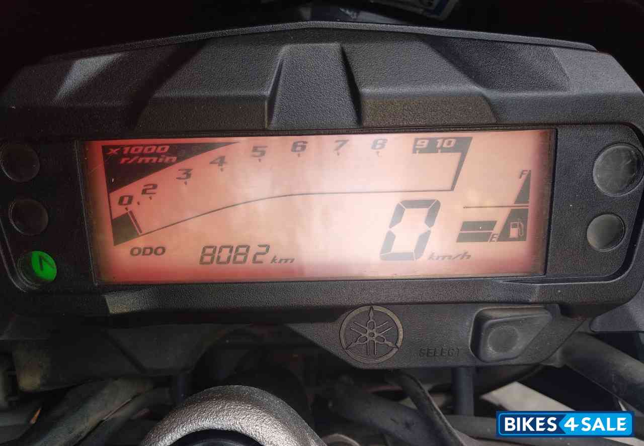 White Red Yamaha FZ-S FI V2