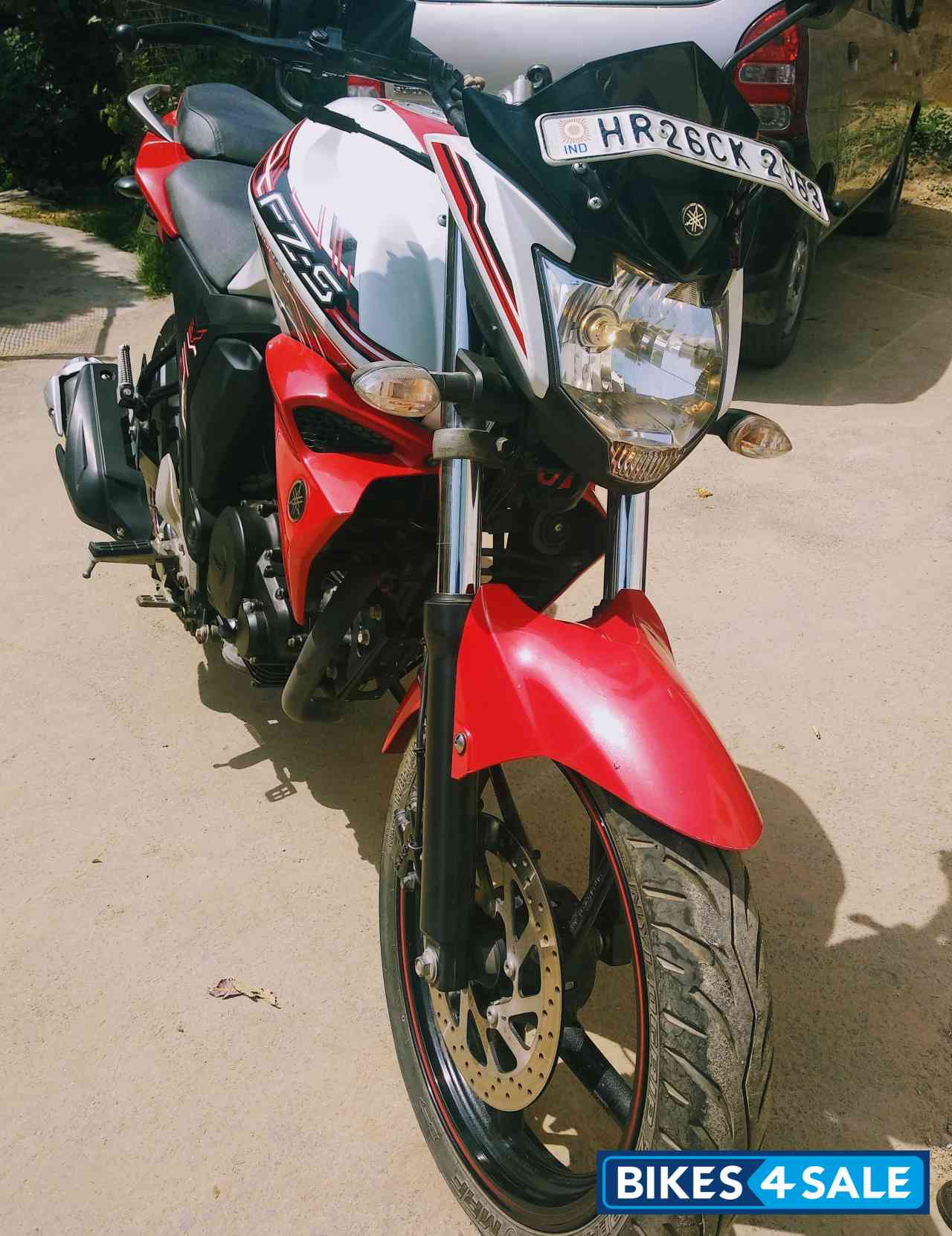 White Red Yamaha FZ-S FI V2