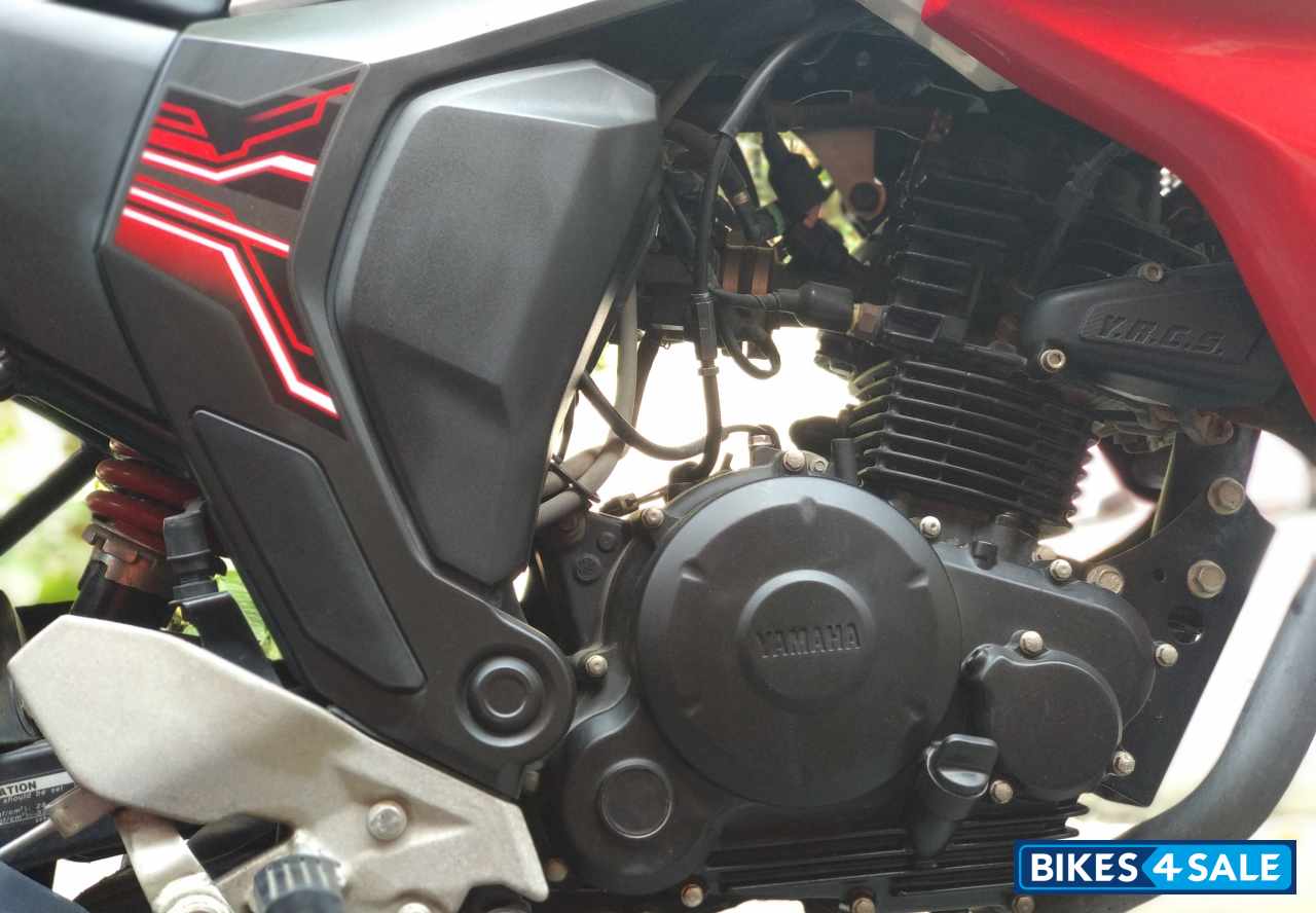 White Red Yamaha FZ-S FI V2