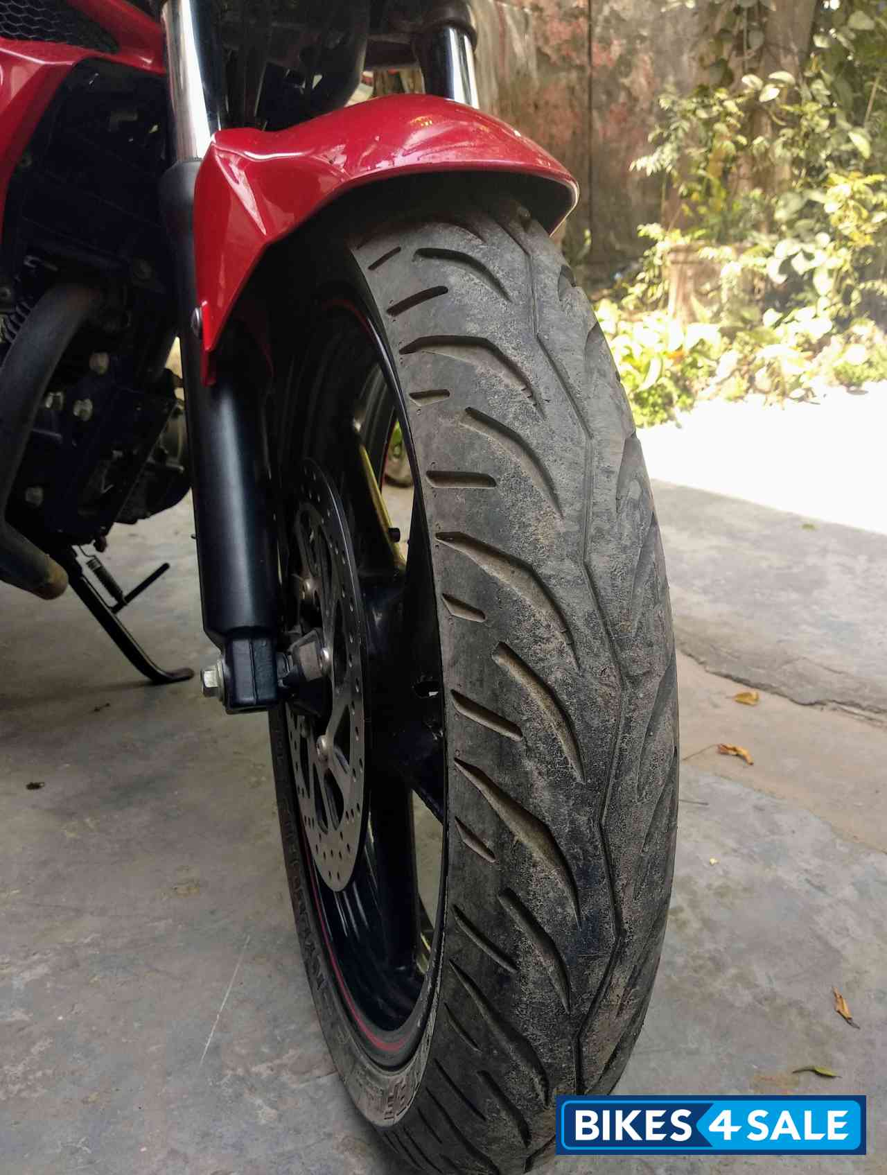 White Red Yamaha FZ-S FI V2