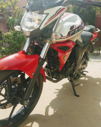 White Red Yamaha FZ-S FI V2
