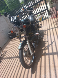 Black Royal Enfield Thunderbird 500