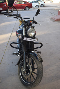 Black Bajaj Avenger Street 220