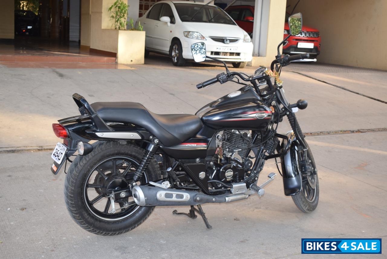 Black Bajaj Avenger Street 220