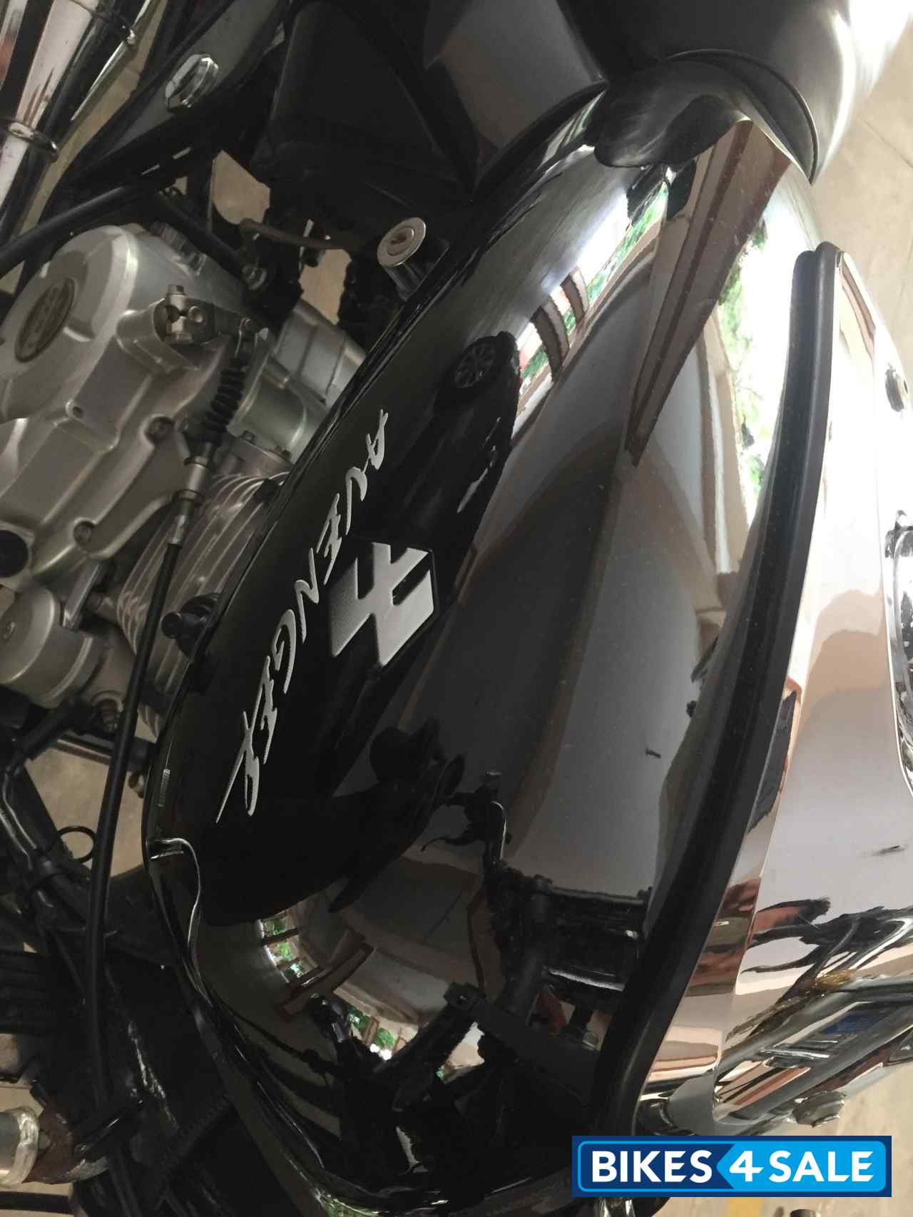 Bajaj Avenger 220 DTS-i Bajaj Avenger 220 DTS-i