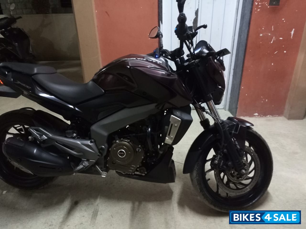 Ewiligst Plam Bajaj Dominar ABS