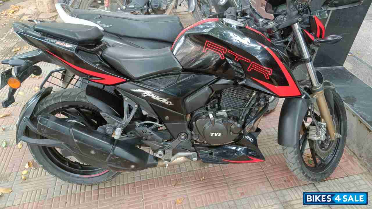 Blue Bajaj Discover 125