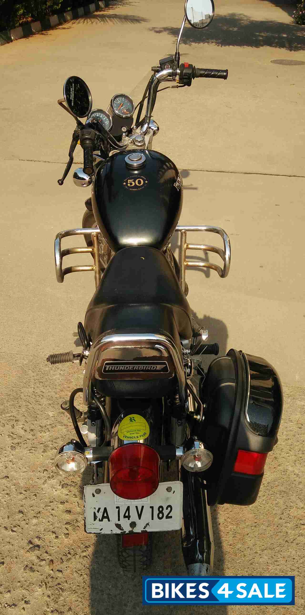 Magic Black Royal Enfield Thunderbird 350 Magic Black Royal Enfield Thunderbird 350