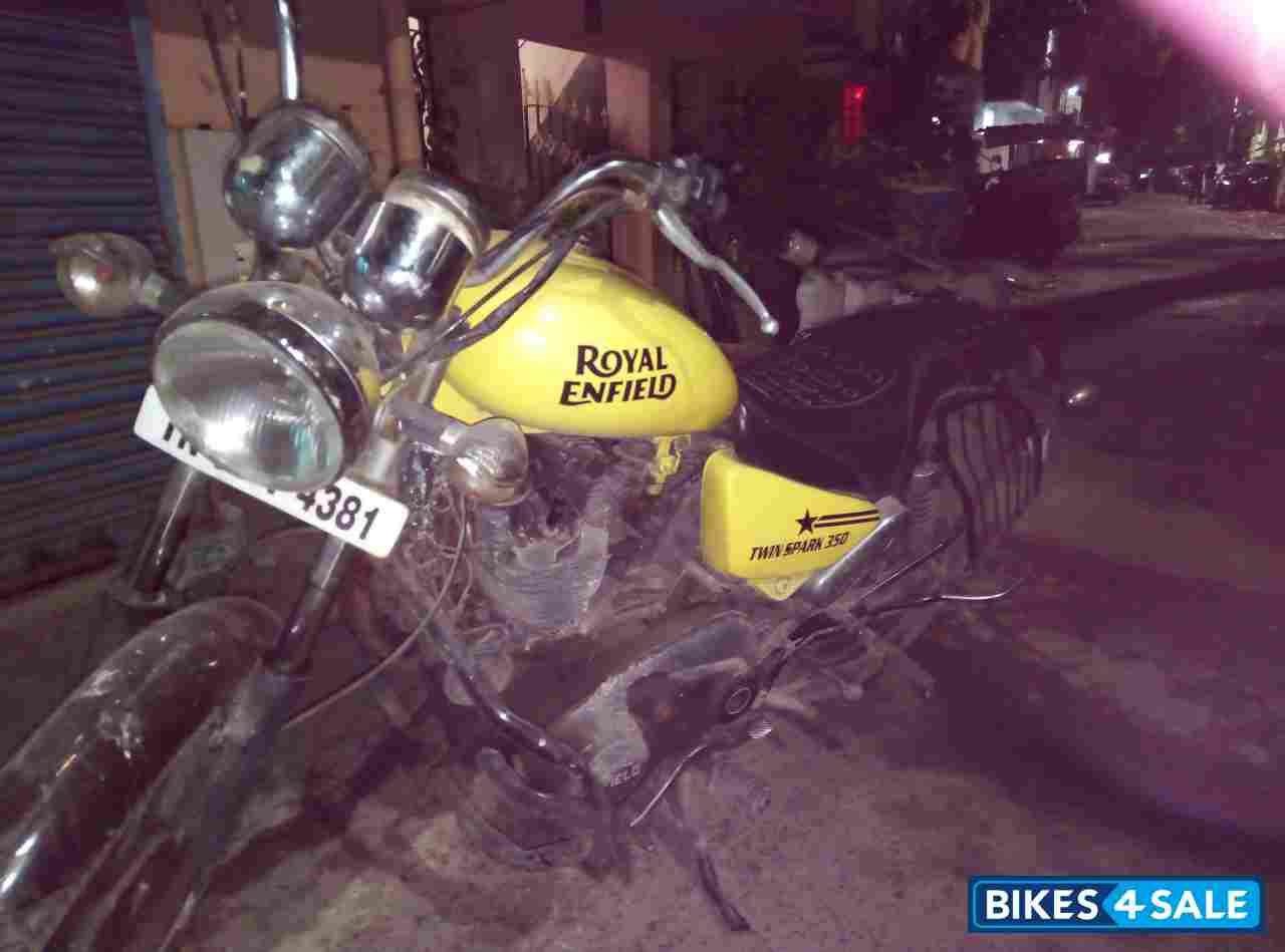 Yellow Royal Enfield Thunderbird TwinSpark 350