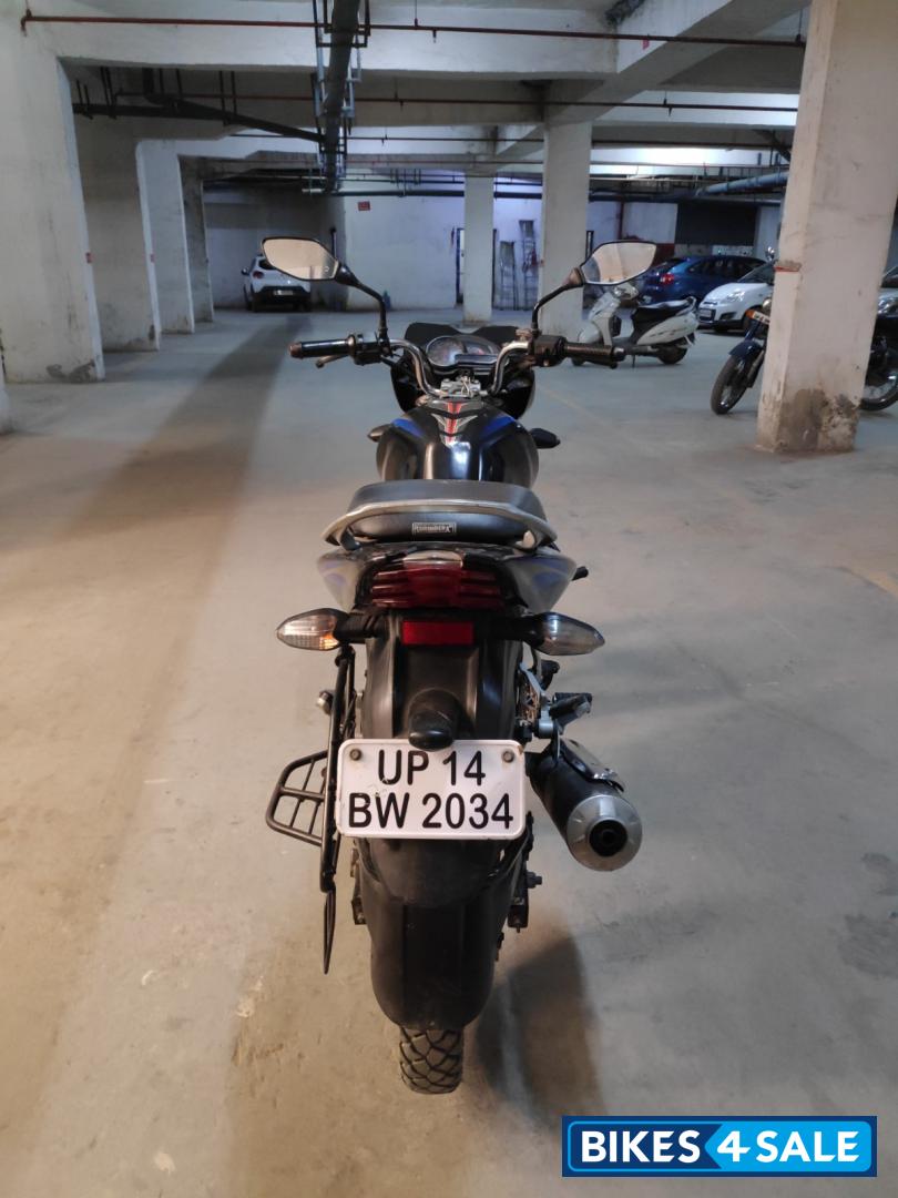 Black Bajaj Discover 125 ST