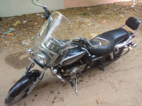 Black Bajaj Avenger Cruise 220
